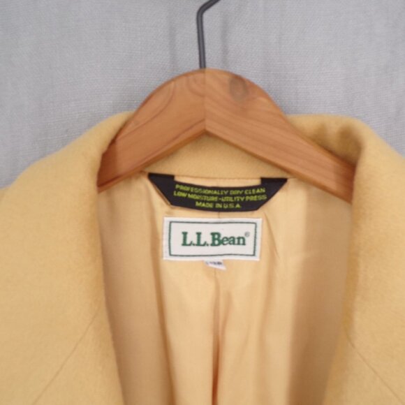 L.L. Bean Vintage Women's Blazer Jacket Wool/Cashmere Size 12P Two Button USA - Picture 2 of 9